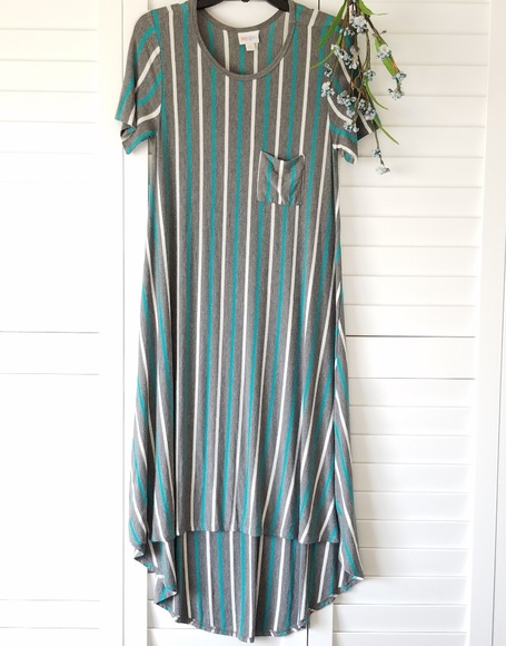 LuLaRoe Dresses & Skirts - Nwot🌼Lularoe Carly hi-low dress